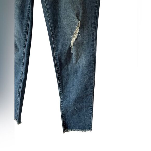 1822 Denim Distressed Blue Ankle Jeans Women’s Size 12 - Picture 7 of 12